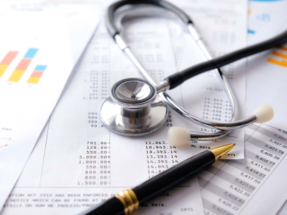 stéthoscope sur une table