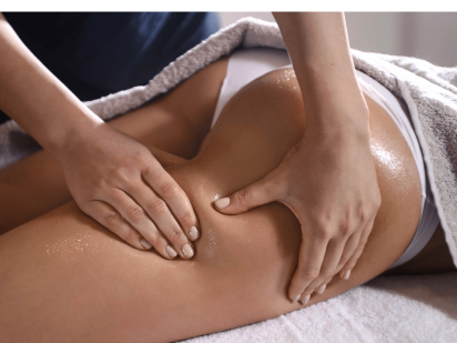 Massage cuisse durant le soin minceur Phytomer P5