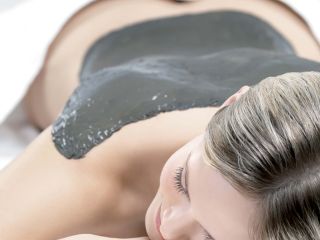 enveloppement de boue marine naturelle